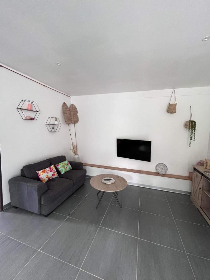 2 Accomodations -Studio Du Manoir -Le Manoir بوناويا المظهر الخارجي الصورة